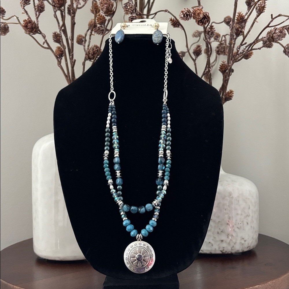 Carol D Studios Double silvertone chain,blue acrylic & silvertone beads,earrings